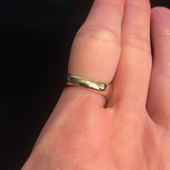 Green and Gold Chunky Ring with a Bold Heart Design - Picture 5 of 6